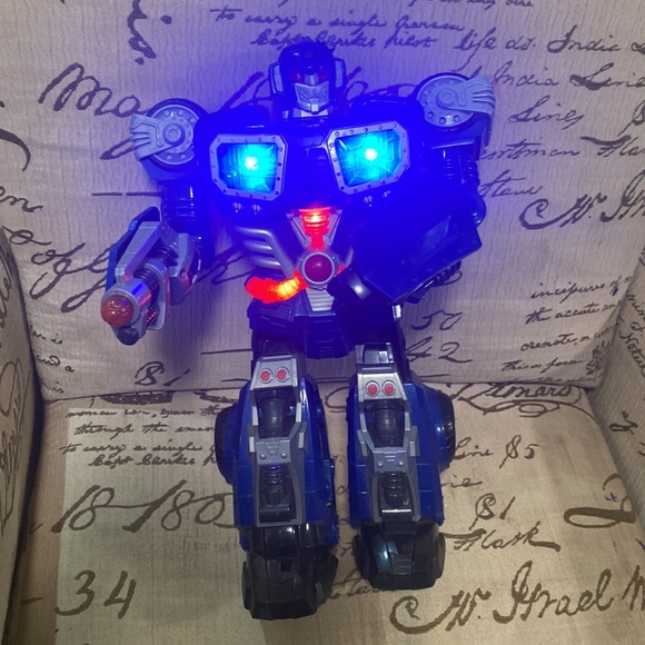 Robot - Picture 3 of 5